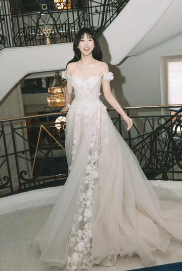 Niulatu Off-the-shoulder A-Line Long Wedding Dresses Tulle Applique Sleeveless Bridal Gowns Ivory Bridal Dresses HZ1026